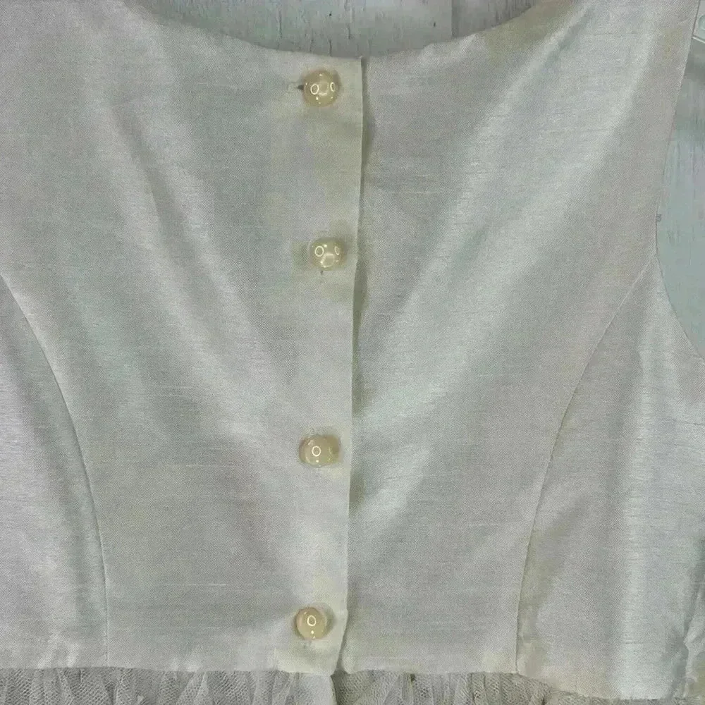 David’s Bridal Girls Size 7 Sleeveless Formal Cream button in back Dress w/Bow